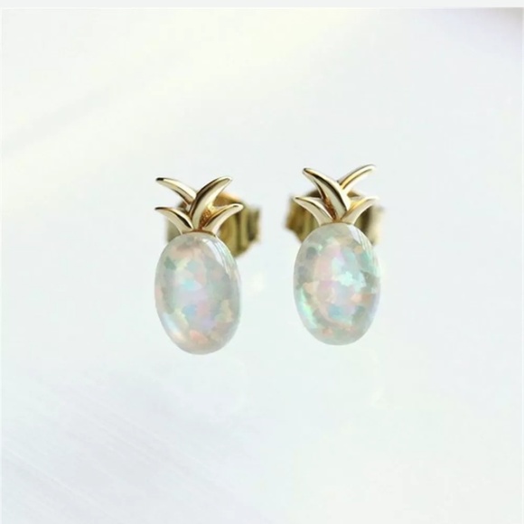 Delicate opal pineapple earrings studs (gold) - Picture 2 of 5